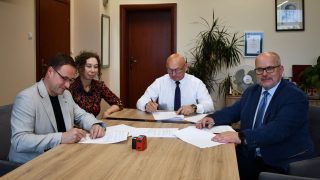 Nowe nawierzchnie w gminach Korczyna i Odrzykoń. Powiat inwestuje w drogi