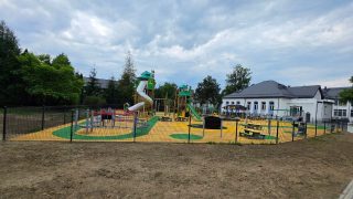 Radość i bezpieczeństwo najmłodszych. Iwonicz z nowym placem zabaw przy przedszkolu i żłobku