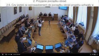 Sprawa z Krosna i zarzut „zakłócania obrad”. Sieć Watchdog staje w obronie nagrywającego