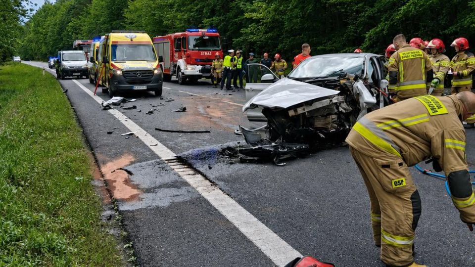 Tragiczne zderzenie na trasie z Widełki do Głogowa Małopolskiego. Dwie osoby nie żyją