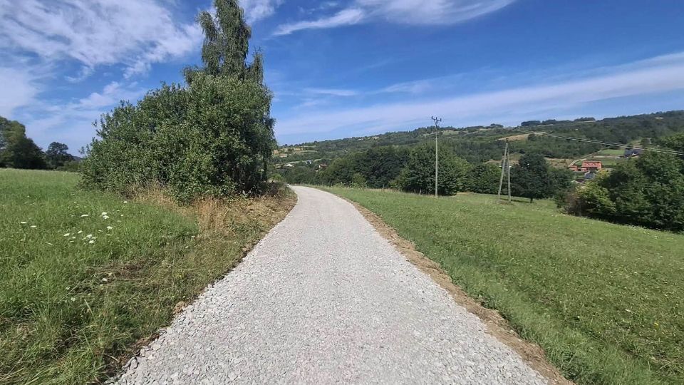 Nowe drogi dojazdowe do pól w Gminie Iwonicz-Zdrój. Samorząd inwestuje w infrastrukturę rolniczą