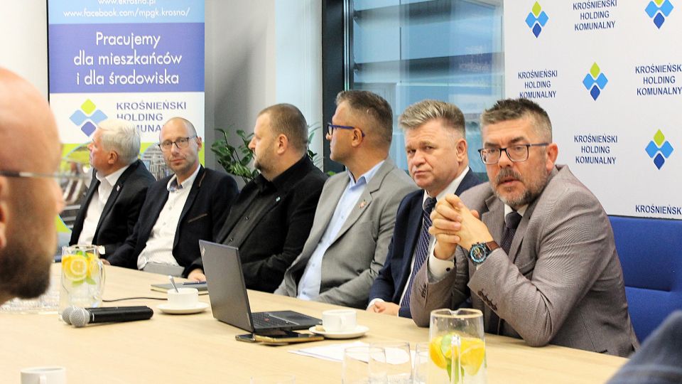 Bezpieczeństwo wodne regionu pod lupą. Samorządy i Wody Polskie rozmawiały w Krośnie o przyszłości zbiornika Besko