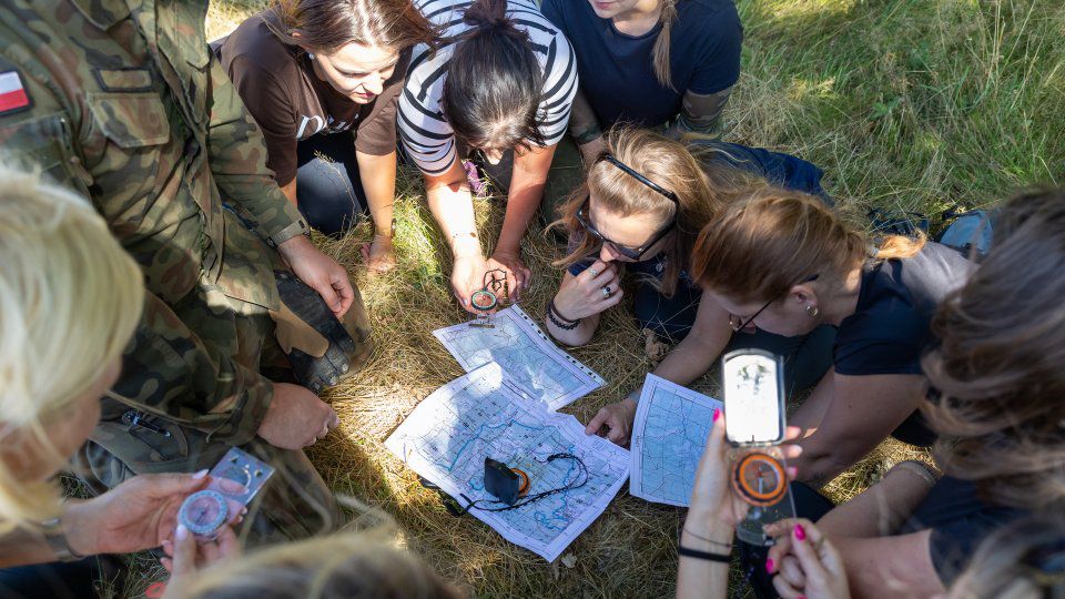 Bezpieczeństwo w praktyce: Pracownicy krośnieńskich instytucji przeszkoleni przez terytorialsów