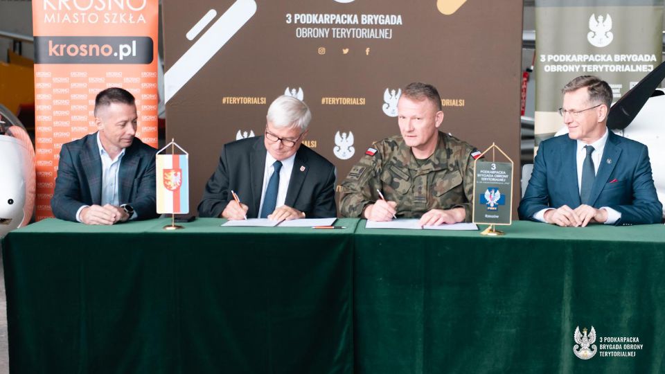 Wojsko wykorzysta lotnisko w Krośnie do szkolenia operatorów dronów