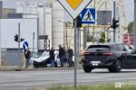 Groźne zderzenie na skrzyżowaniu DK28 w Krośnie: Dwie osoby trafiły do szpitala