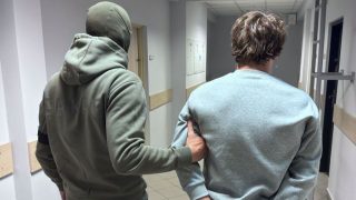 Fałszywy trend w sieci i realne konsekwencje. Policja uspokaja po zatrzymaniu 16-latka ze Szczytna