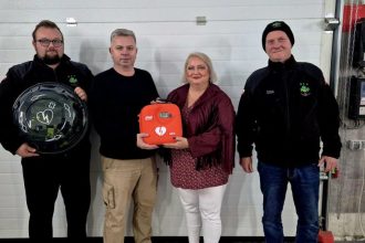 Nowy defibrylator AED trafi do strażaków ochotników z Podniebyla