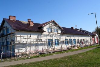 Trwa gruntowna modernizacja budynku i strażnicy OSP w Długiem