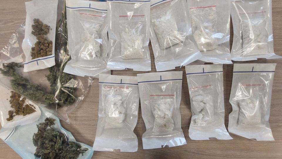 Blisko 1,3 kilograma narkotyków przejętych przez policję