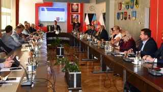 Krośnieński rynek pracy pod lupą: Podsumowanie roku 2025 w Powiecie Krośnieńskim
