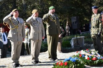Pamięć i zaduma na Cmentarzu Wojennym w Dukli: Uroczystości ku czci poległych w 1944 roku